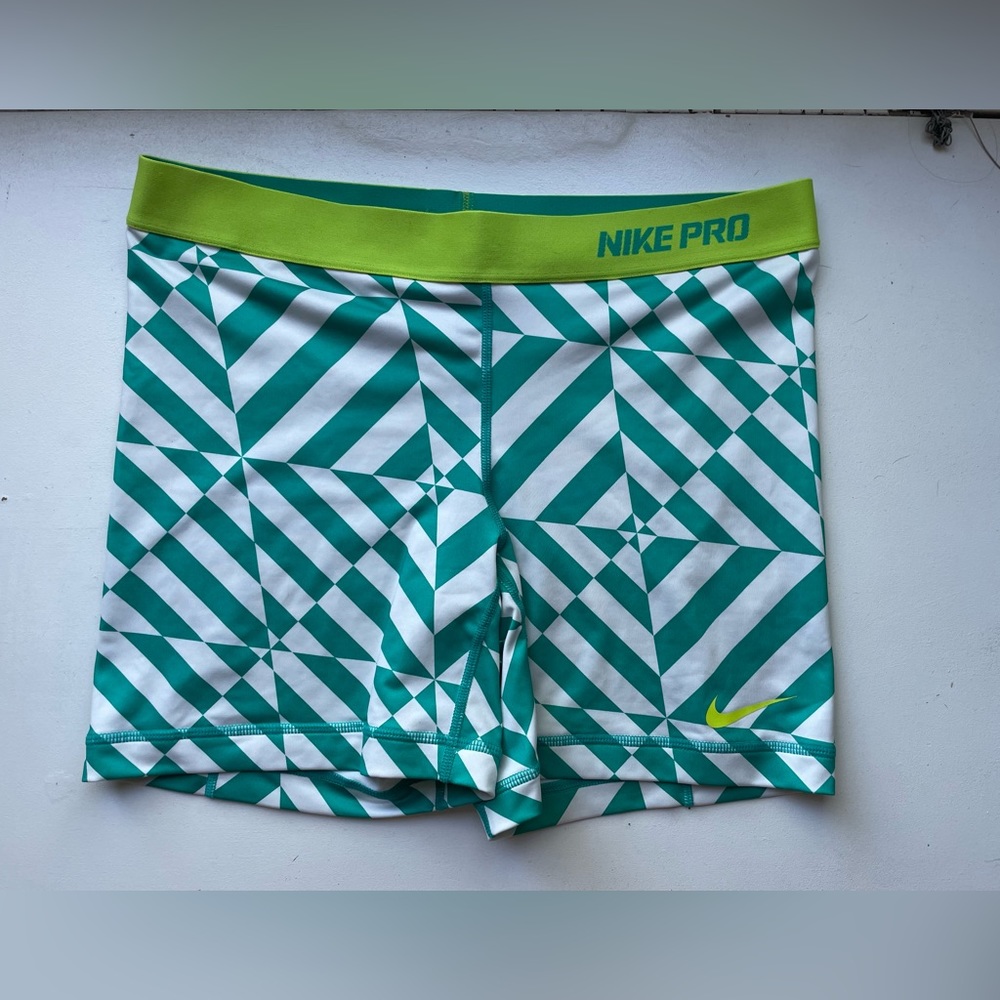 Women’s Nike Pro Compression Shorts 5”